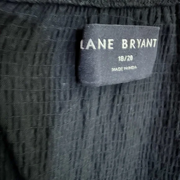 Lane Bryant Black Sleeveless Tank Top 18/20 Decorative Buttons - Picture 2 of 10